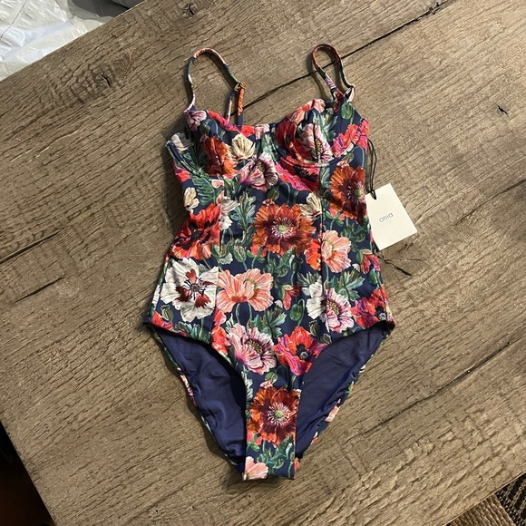 Onia Chelsea One Piece Swimsuit. - Picture 3 of 6